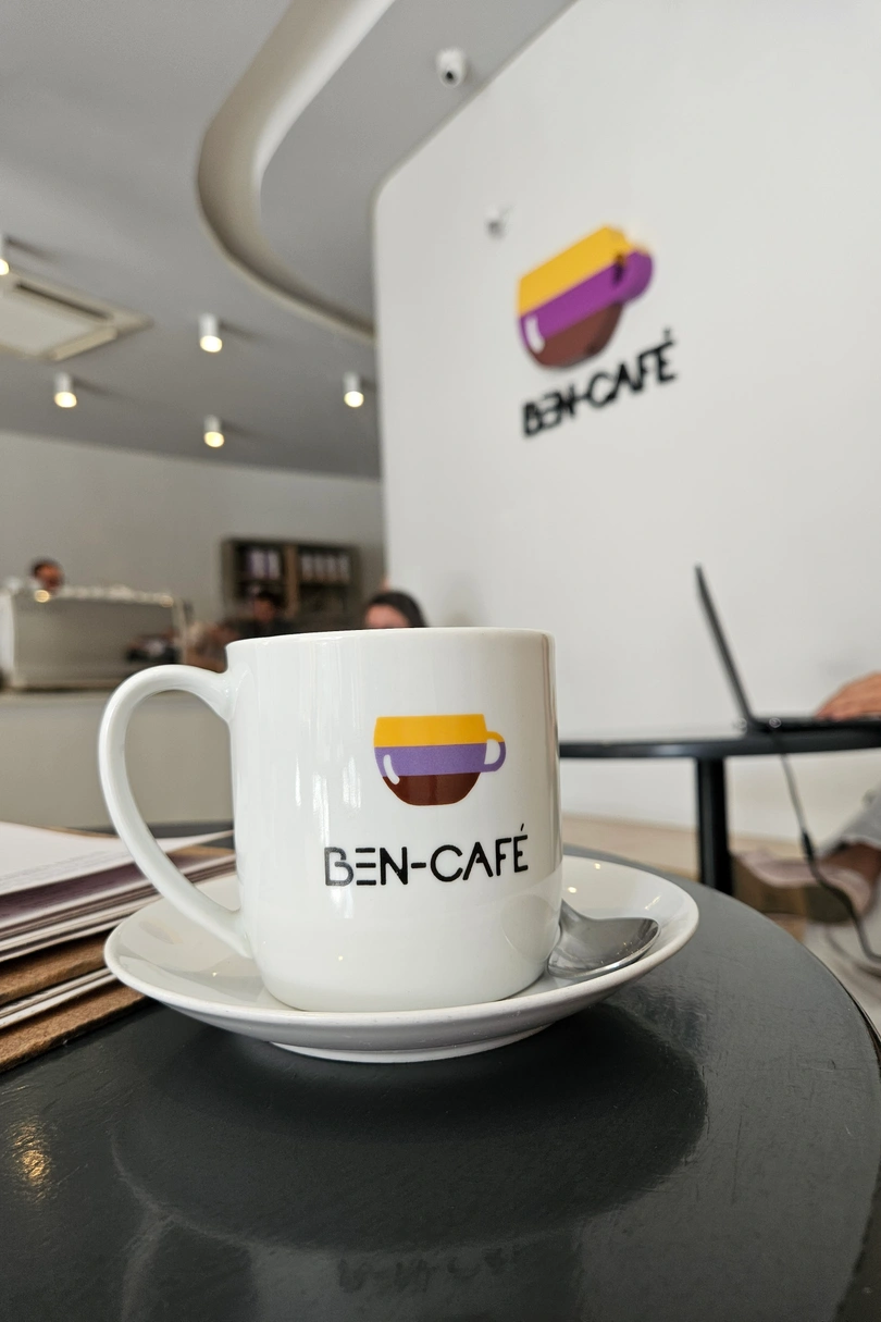 Ben Café cover