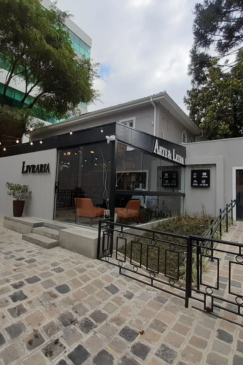Café e Livraria Arte e Letra cover