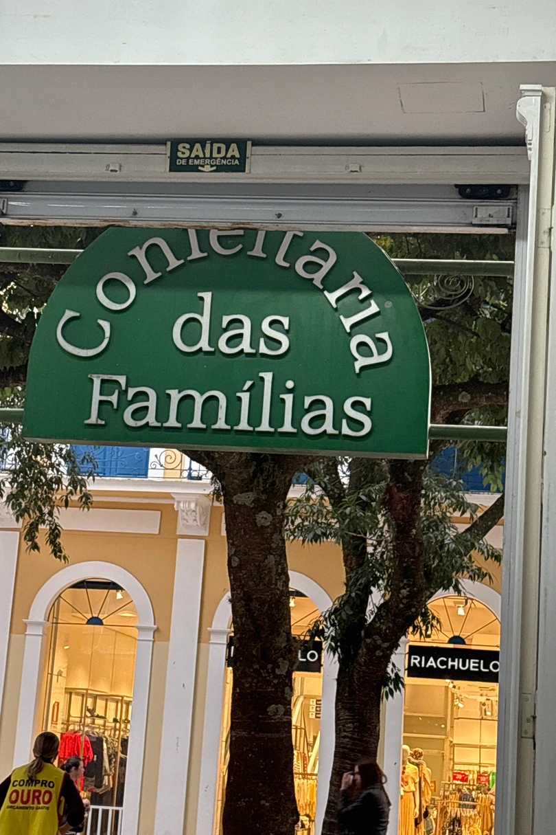 Confeitaria das Famílias cover
