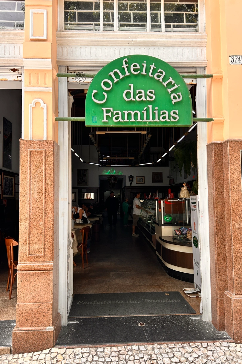 Confeitaria das Famílias cover