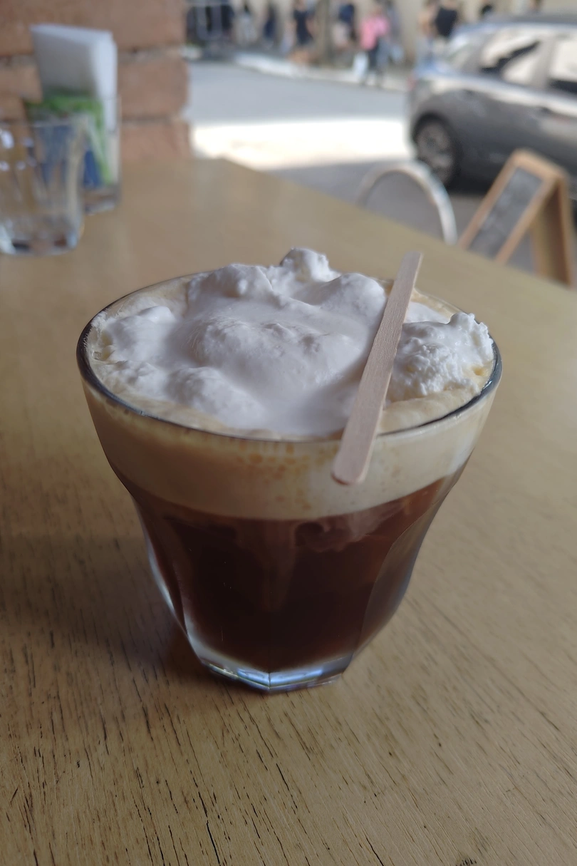 Empírico Café cover
