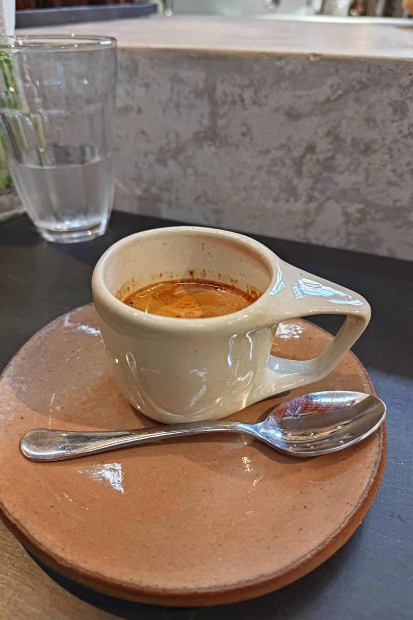 Empírico Café cover