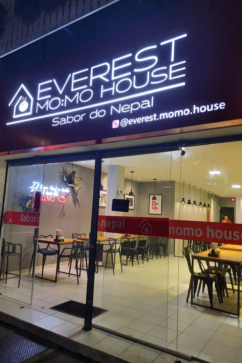 Everest Mo:Mo House cover
