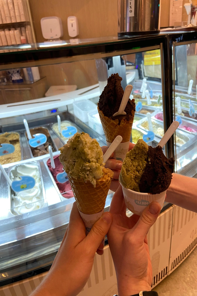 Freddo Gelateria - Carlos de Carvalho cover