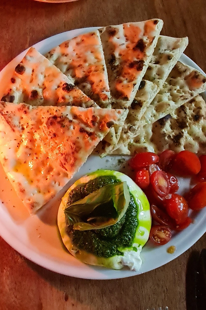 Madá Pizza e Vinho cover