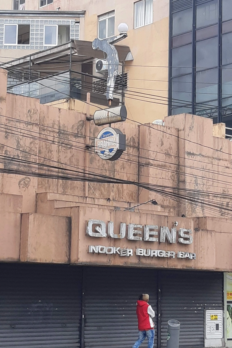 Queen's Snooker Burger Bar cover